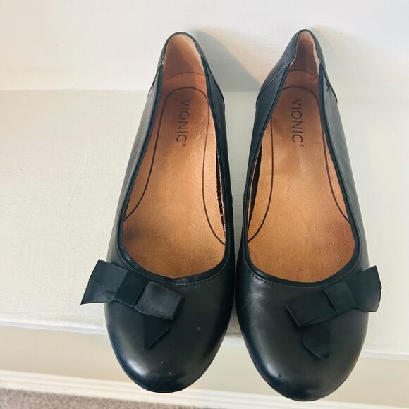 Vionic Shoes - Vionic Spark Martha Flats Womens Size 8.5 Black Flat Bow Shoes Comfortable